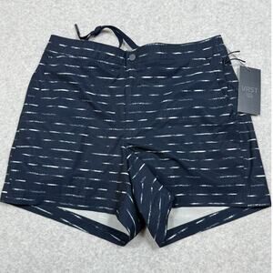 VRST Mens Size M 5” Resort Short NWT